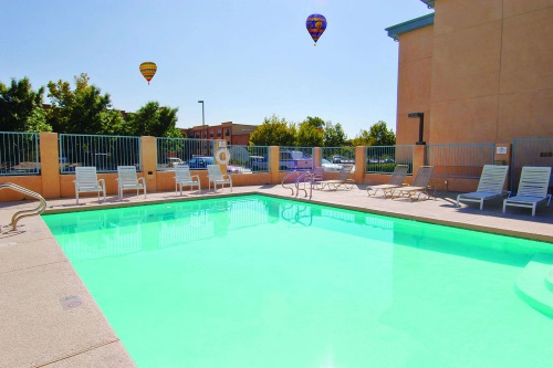Howard Johnson Albuquerque Midtown zwembad